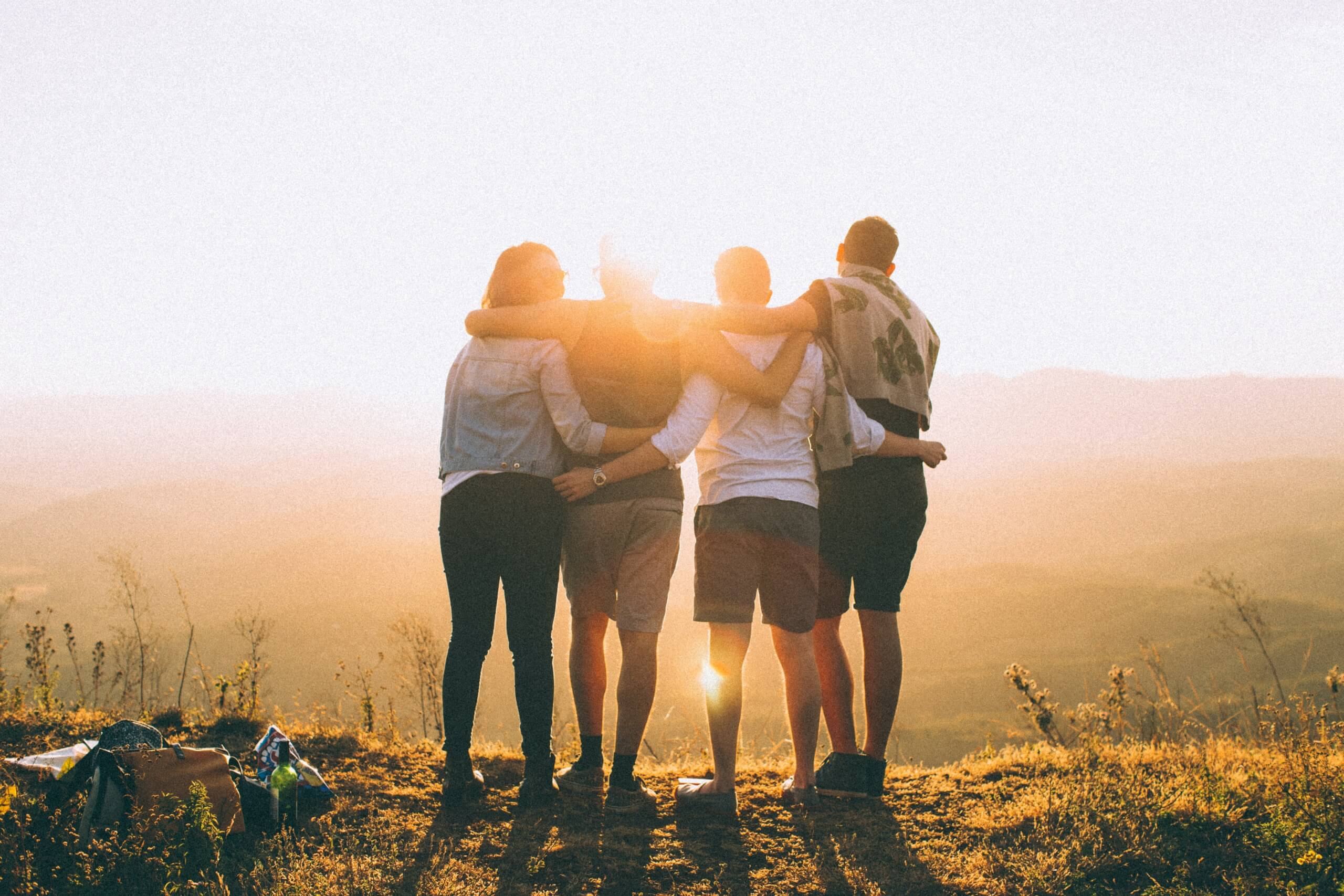 Abrazos - Contacto físico - pexels-helena-lopes-697243
