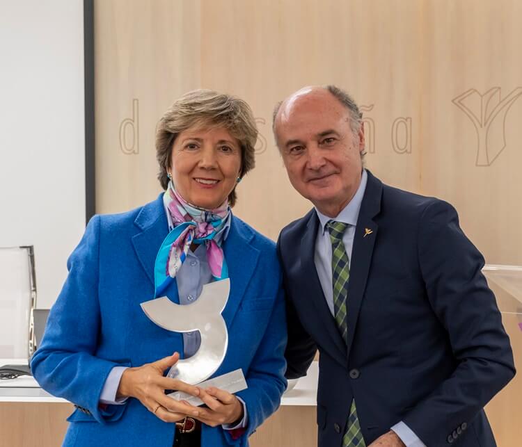 María Jesús Álava premio a la psicñologa del año