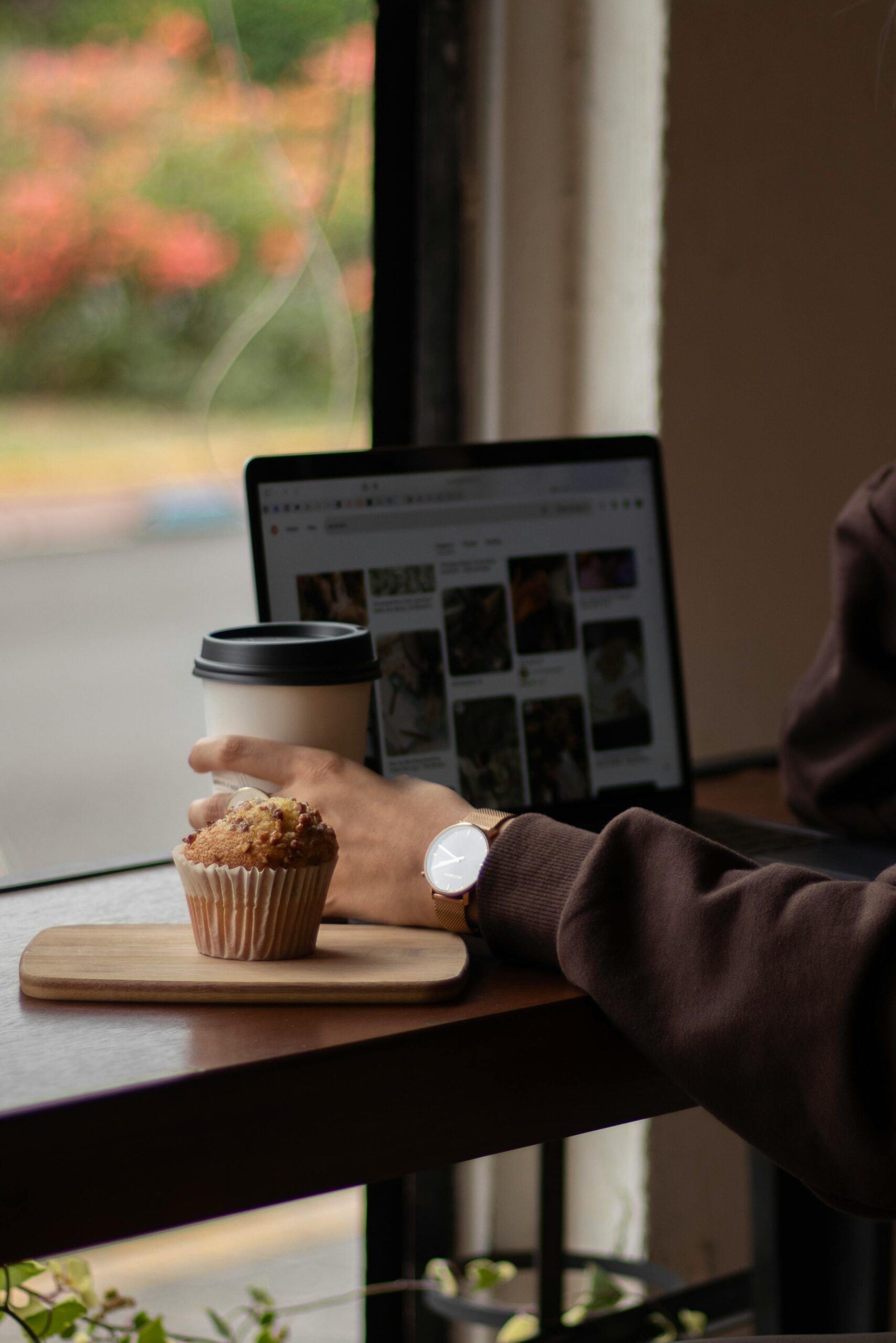 Calma en el trabajo: clave para el bienestar y la productividad