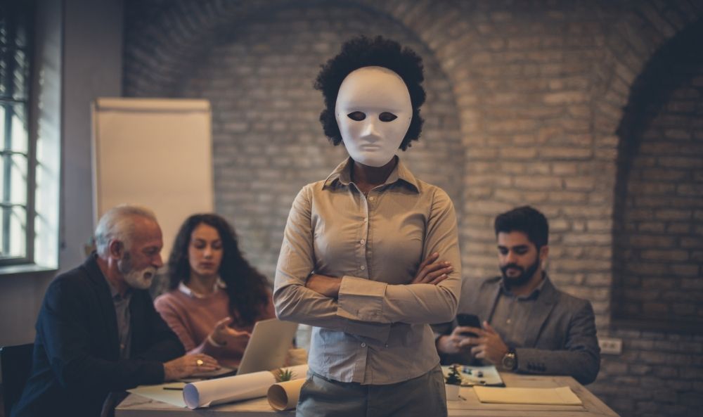 Qué es ghosting laboral, causas, consecuencias y efectos y cómo evitarlo